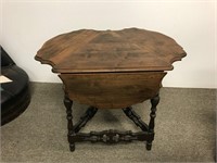 Mahogany clover leaf top table