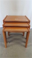 SET OF 3 TEAK-STYLE NESTING TABLES