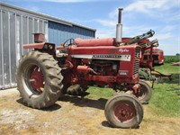 IH Farmall 656 Tractor - hydrostatic drive IS OUT