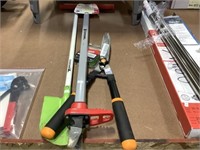 Garden tools (shovel / clippers)