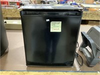 His compact refrigerator 1.7cu ft damaged