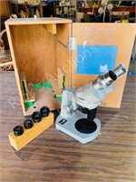 Lumex microscope in wood box - no key