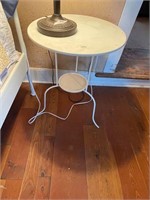 20" X 20" Round End Table