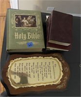 bibles and ten commamdments plaque
