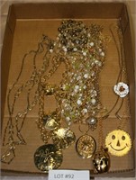 FLATBOX OF VINTAGE NECKLACES