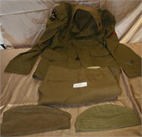 LOT OF VINTAGE MILITARY CLOTHING