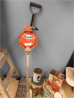 OLD GULF OIL HAND CRANK OIL PUMP