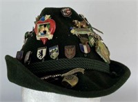 Robin Sport Hat with European Theme Pins