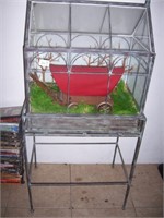 TERRARIUM WITH COVERED WAGON INSIDE