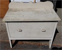 Vintage Wooden Sing Drawer Dresser