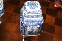 Chinese blue and white square Tea jar