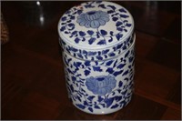 Chinese blue and white ceramic Tea canister