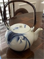 5 inch round ceramic Asian style Teapot
