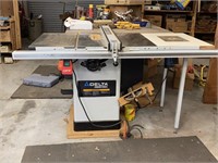 Delta Hybrid Table Saw Model 36-714 w/ Router