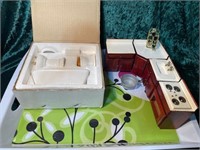 LOT- DOLL HOUSE FURNITURE