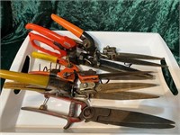 5 PAIRS OF GARDEN CLIPPERS