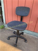 Rolling office chair