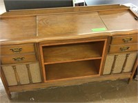 Record / Stereo Cabinet - no work - inside there