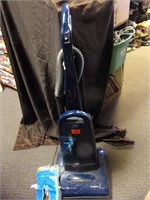 Simplicity Series Vacuum with Extra Bags