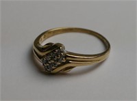 10k Gold Ladies Ring with Diamonds