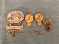 Vintage Lioness Pins & Pendants