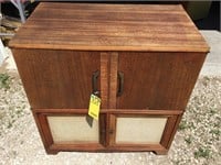 Turn table / Tv console
