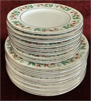 16 pc. Gibson Holly Berry Plates