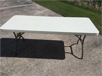 (2) 6' folding tables