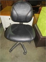 BLACK LEATHER ROLLING OFFICE CHAIR