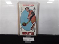 1969 Topps Dick Snyder Basketball Trading Card