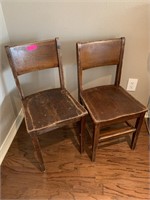 2PC VTG WOOD CHAIRS