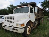 1999 International 4900 Dump truck