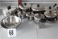 (12) pcs Assorted Pots & Pans (U232)