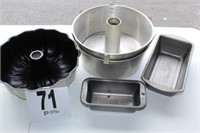 (5) pcs Baking Pans/ (2) Loaf Pans/(3) Stem Pans