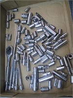 FLAT OF 1/4" SOCKETS RATCHET AND EXTENSIONS