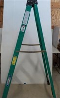 Werner 6' fiberglass ladder note 1 bent step.