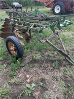 OFFSITE CODETTE: John Deere 5 furrough plow