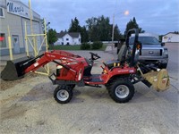 Massey Ferguson GC 2400 c/w DL 100 FEL