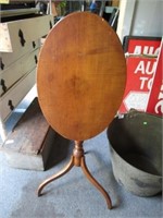 OVAL FLIP-TOP STAND  15X22