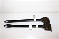 LOT OF 2 BACKYARD GRILL/BBQ BRUSH