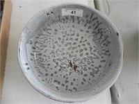 Vintage Gray Graniteware Strainer Pan