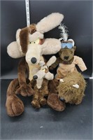 Wiley Coyote Toys & Bison Toys