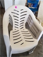 SET OF 4 PLASTIC PORCH CHAIRS
