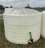 1000 Gal Poly Water Tank W/2" Banjo Valve