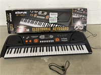 Electronic keyboard - microphone and usb cable