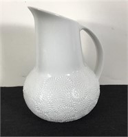 PORCELAIN JUG