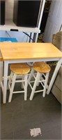 Kitchen nook & 2 stools