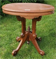 30" Oval Lamp Table