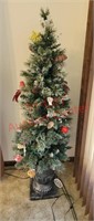 Lighted 5' Christmas tree