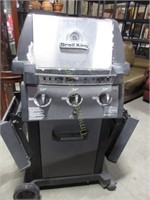Broil King BBQ with cover
